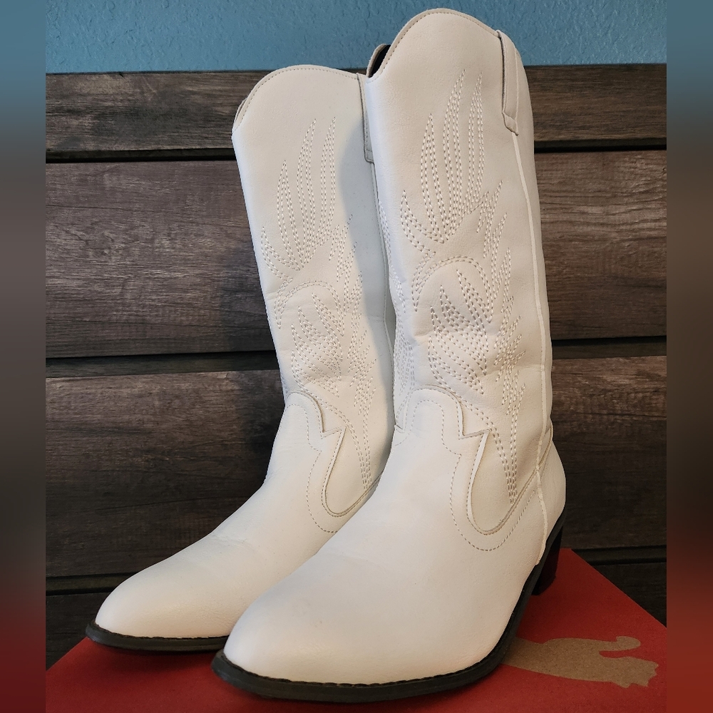 White cowgirl boots
